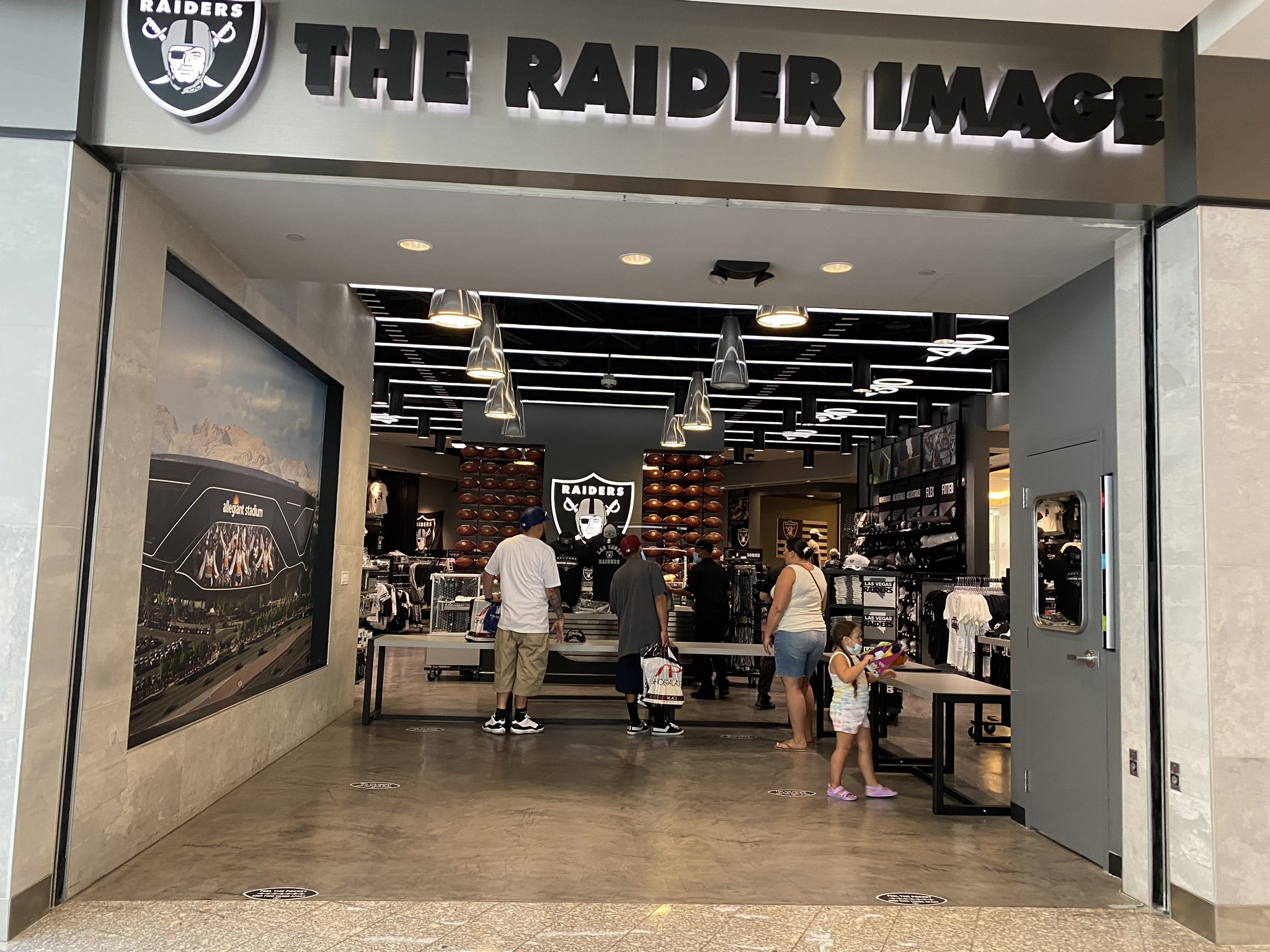 Mick Akers on X: 'A new Raider Image retail store opened at the  @MiracleMileLV in @PHVegas. Once the flagship store at @AllegiantStadm and  the location at the @Raiders HQ open there will