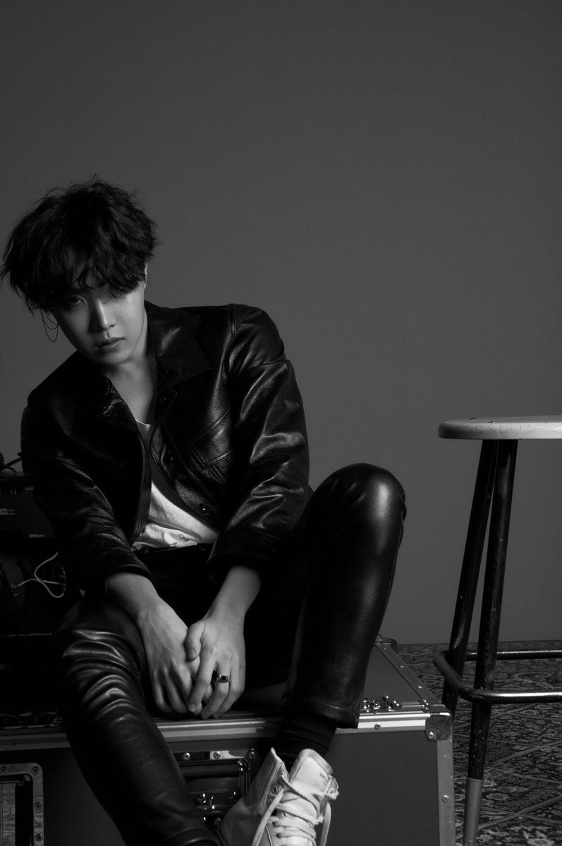 jhopecentric's tweet photo. NOBODY DOES IT LIKE JUNG HOSEOK https://t.co/8zSYiPQvcs