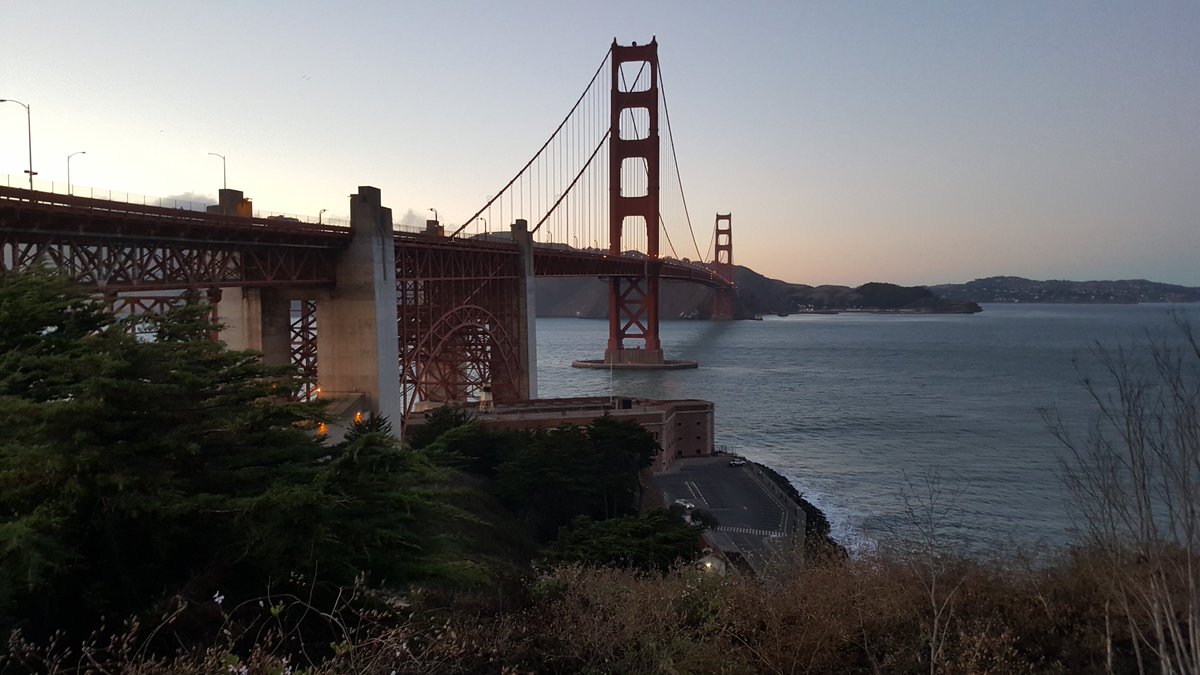Walking back up the SK is impossible at this point—it's too steep, and there's no water. So our tiring hiker elects to go up the Bright Angel. But first, there's the 2 mile hike along the river to get to there. Just like a short walk across the bridge  @GoldenGateNPS! 6/