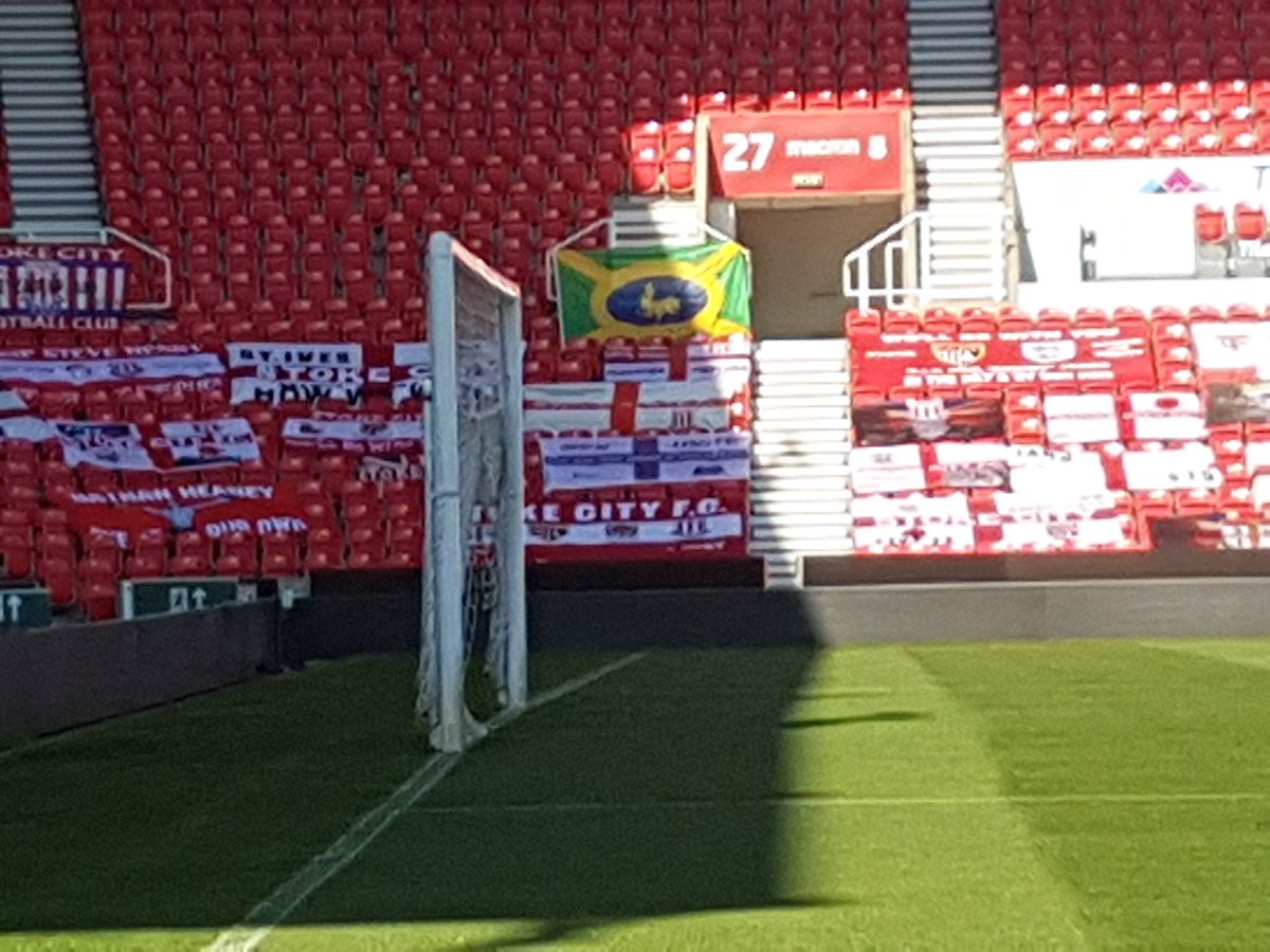 abradshaw45's tweet image. oi Liverpool , have you ever won the #facupofflags see you sat #penkhullflag @penkhullflag
