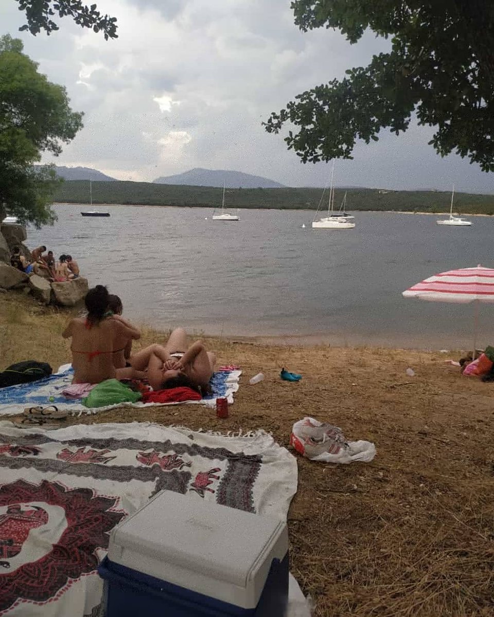 gemaredondoo's tweet photo. La vida no es a dónde vas.
Es quién va contigo.❤️👣🏞️☀
🌛 Buenas Noches 💫
#DíaDeTrankis 😎🗻
#MisHermanas 👯♀️ 💜
#LosChavales 😊💙
#Desconectando 🧘♀️🍃🌷🌺🌼🌻
#AgustisimoFreskisimo 🤩 https://t.co/uWzaNlaXTl