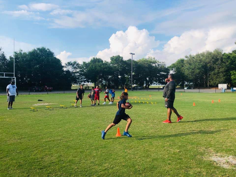 Mr_RobbinsHood's tweet photo. #FredRobbins Performance Off-season training is still scheduled as planned! 
5:30pm group is for athletes in grades 3rd-7th grade. 
6:30 pm group is for athletes in 8th-12th grade.
#Pensacola 
#FRP #FRPathletes #offseasonconditioning #footballskills https://t.co/z06cOR4RyY