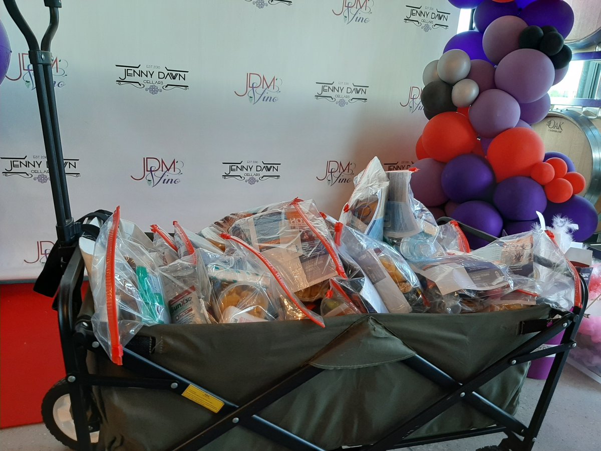 RotaryWichitaOT's tweet photo. 2020.06.22 Old Town Rotary Newsletter - https://t.co/rXzUaApqbH
On Monday night we assembled 40 care kits to be distributed to our homeless population. https://t.co/eD1ONbdJvk