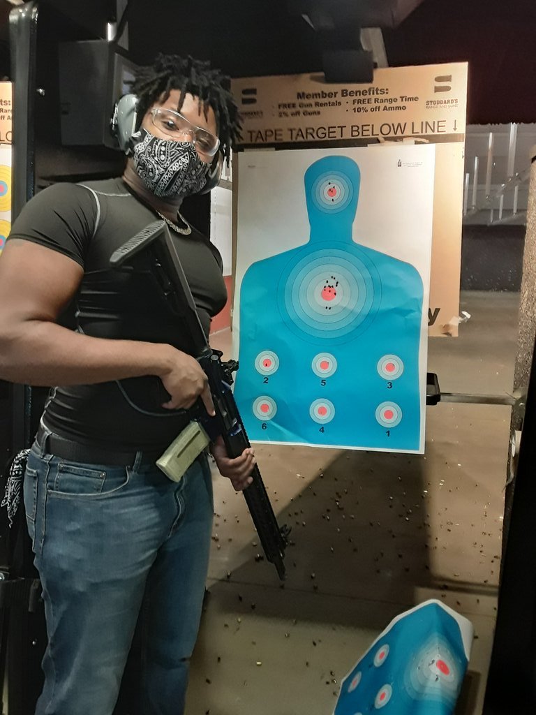 IzzyWrightOffi1's tweet photo. @stoddardsguns today putting in work! Gotta stay sharp!! 25 rounds 20ft! @danbilzerian

#expert #sharpshooters #influencer #ambassador #warrior #rap #blackmusic #blacklivesmatter   #staysafe #covid19 #cbd #weed #izzy13 #izzywright_official  #hiphop #weedporn https://t.co/FnuhI6dWjU