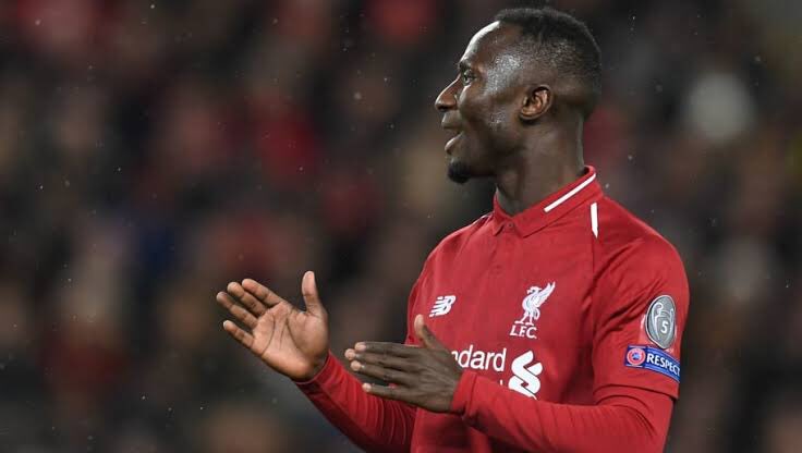 SizweMpofuWalsh's tweet photo. African Liverpool fans, stand up! #YNWA 🤩🎉🔴👏🏽 https://t.co/H5Pe7p4fOB