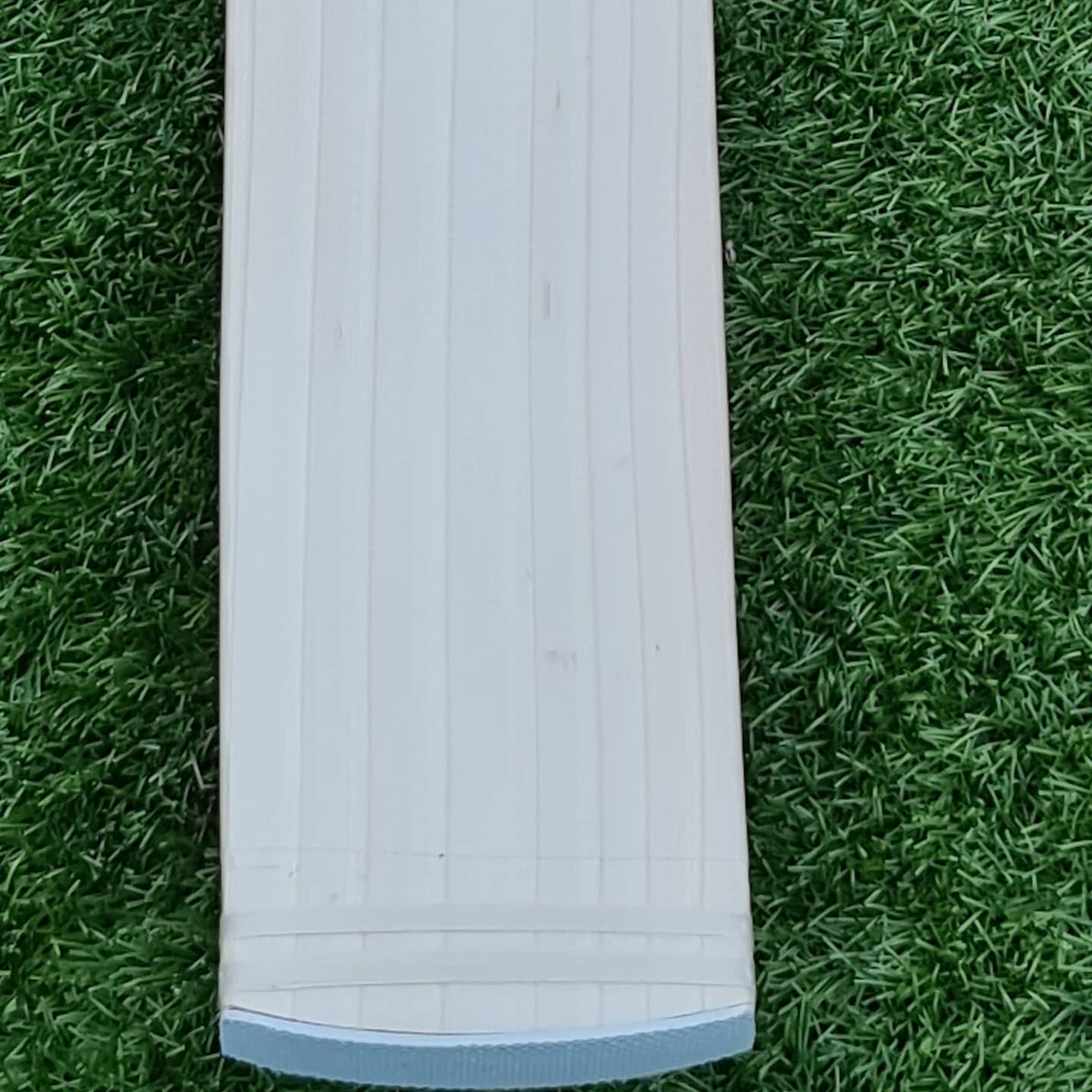 IddyKnowsBats's tweet image. A beautiful new Phantom cricket bat, strung &amp;amp; ready for use.

Made by @Phantomcricket sold by @Allthegear99 strung by @IddyKnowsBats used by a very good cricketer

#Enhancepowerandincreaselife
#Enhancepower
#increaselife
#weknowhowtomakepeoplesmile
#weknowhowtomakepeoplesmile😊