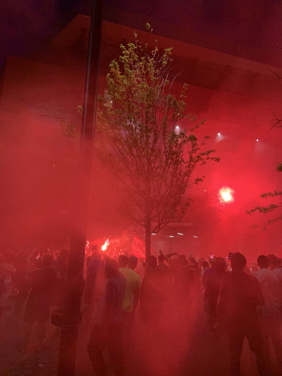 The colour of the season 🔴