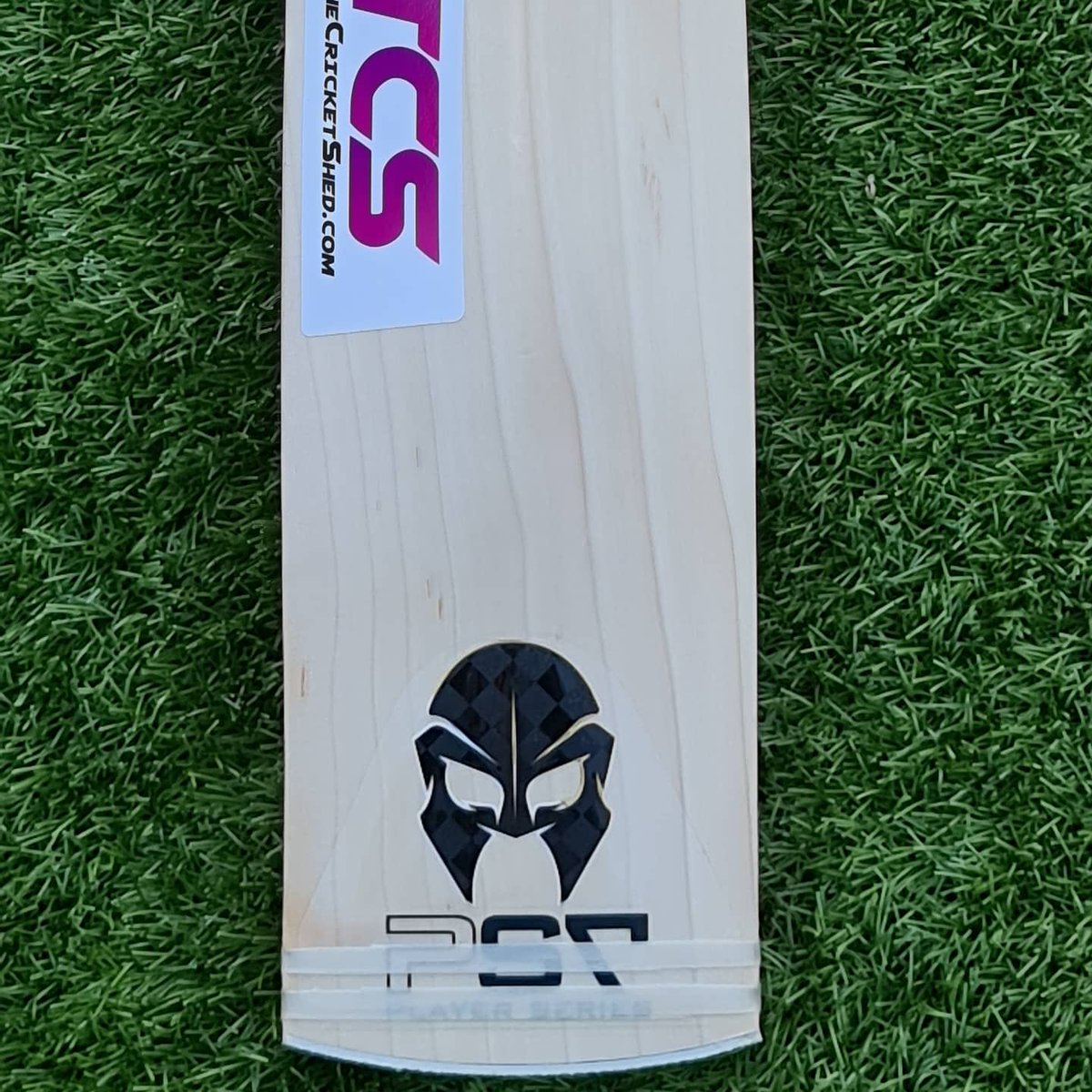 IddyKnowsBats's tweet image. A beautiful new Phantom cricket bat, strung &amp;amp; ready for use.

Made by @Phantomcricket sold by @Allthegear99 strung by @IddyKnowsBats used by a very good cricketer

#Enhancepowerandincreaselife
#Enhancepower
#increaselife
#weknowhowtomakepeoplesmile
#weknowhowtomakepeoplesmile😊