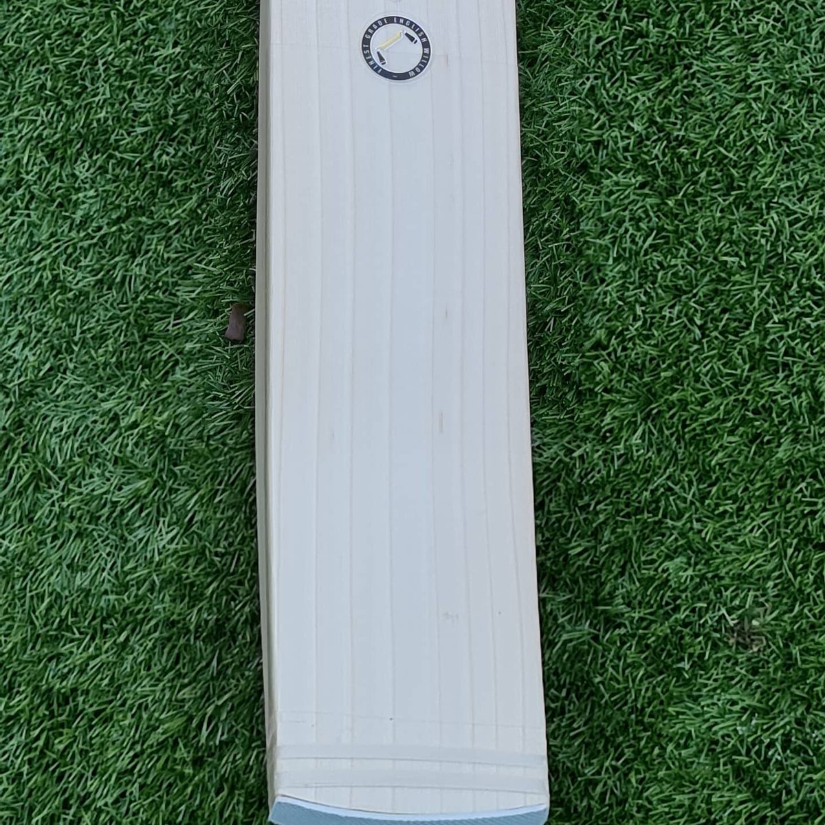 IddyKnowsBats's tweet image. A beautiful new Phantom cricket bat, strung &amp;amp; ready for use.

Made by @Phantomcricket sold by @Allthegear99 strung by @IddyKnowsBats used by a very good cricketer

#Enhancepowerandincreaselife
#Enhancepower
#increaselife
#weknowhowtomakepeoplesmile
#weknowhowtomakepeoplesmile😊