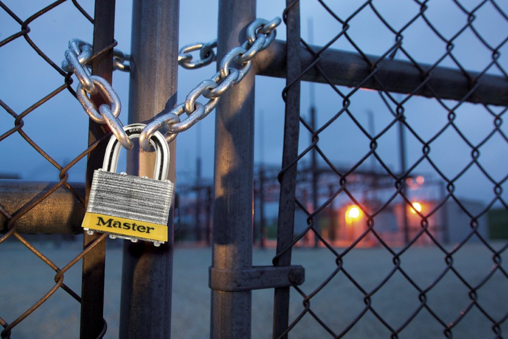 TheLockPeople's tweet image. The Master Lock 5 Laminated Padlock is reinforced with a laminated steel body providing extra strength 💪 and excellent cut resistance 🔐
.
.
.
.
#masterlock #masterlocks #padlock #padlocks #strength #safety #thelockpeople #locksinthewild