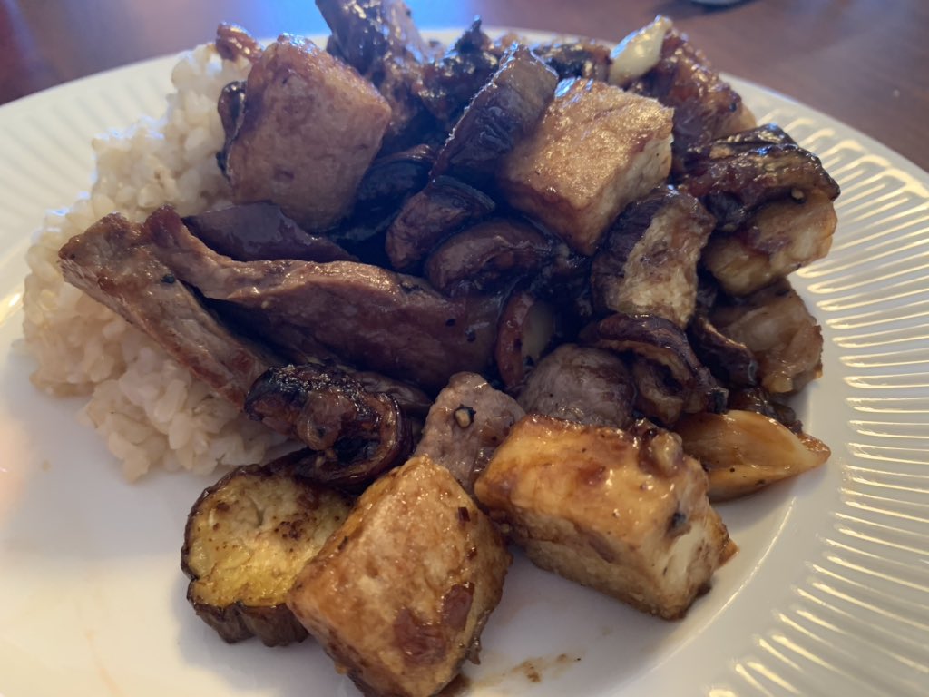 geckospots's tweet photo. @courtneymilan I wanted to say thanks for the inspiration of #TofuWeek, I am having black pepper and eggplant tofu for dinner tonight and it’s excellent! https://t.co/0gBqjl00Ka