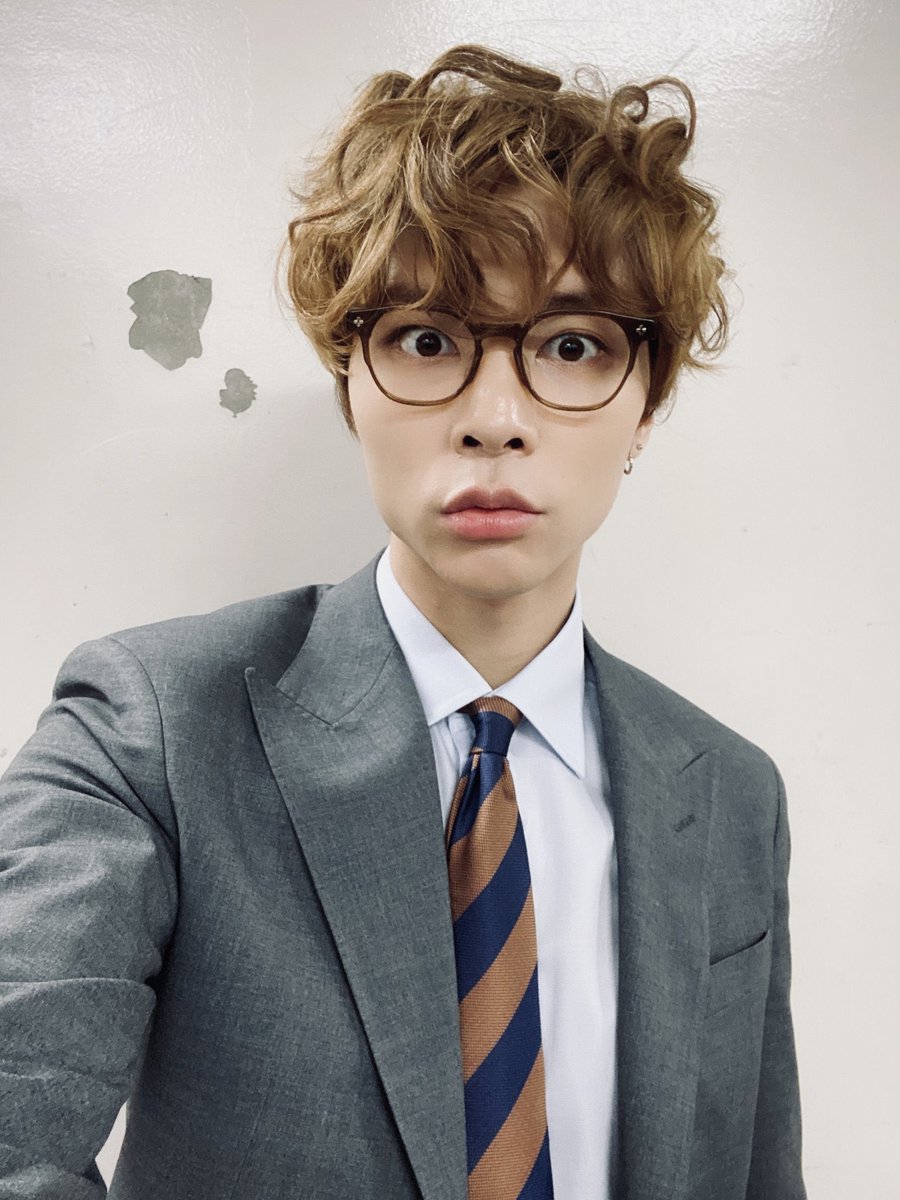 johnbearcafe's tweet photo. hello! This an acc dedicated to making goods and fan support for #JOHNNY if you’re interested please follow and rt https://t.co/Al9KKxrqrE