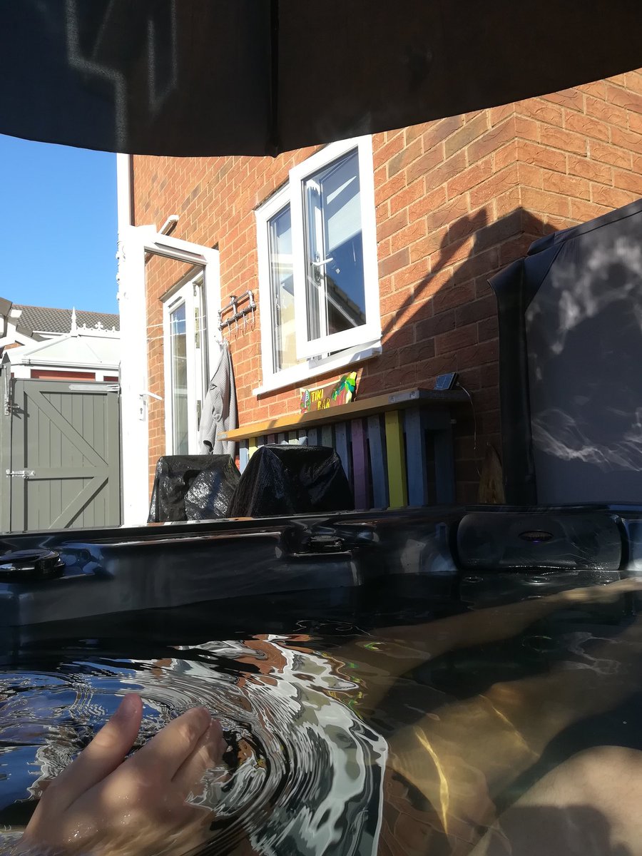adec73's tweet photo. When it's 30 degrees in the shade, turn the temperature down for a plunge tub, soak and grab a beer
#purchaseoftheyear #cooloff #backyardholidays #scorchismo #lifeguardoffduty https://t.co/sxJKUdBj6y