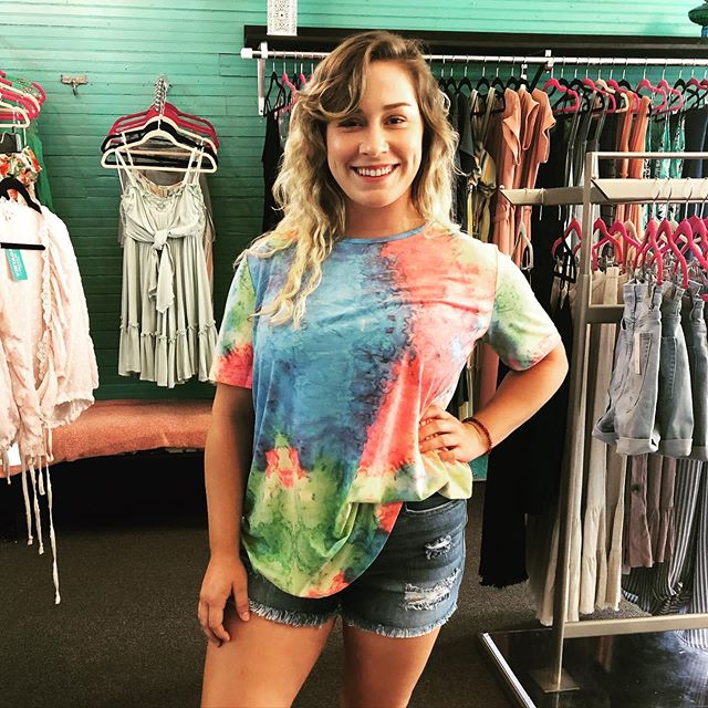 vntgdrgnfly's tweet photo. ••• NEW TIE DYE TEES ARE IN •••
Small, medium, and large available! Run a tad big! ▪️Paired with our new distressed denim shorts! 
Also available on our website
https://t.co/Xa10iiEfc1 https://t.co/7PG83fClHK