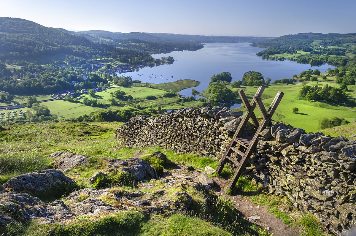 With so many spectacular walks from our doorstep, there is no better place to start your lake district adventure. Enjoy our takeaway hampers or afternoon tea picnics to relax and recharge. We recommend our Wansfell walk for the perfect afternoon stroll!

holbeckghyll.com/about-us/locat…