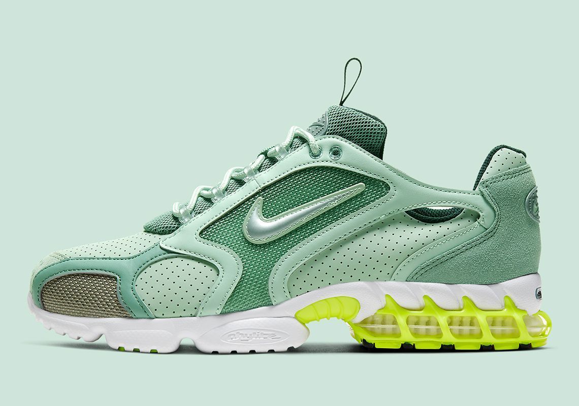 SneakerNews's tweet image. Have you tried the Nike Zoom Spiridon Cage 2 yet? These colorways drop in Europe on 7/1.
Pistachio Frost: snkrne.ws/2HR2SvA
Saffron Quartz: snkrne.ws/2HUmizA