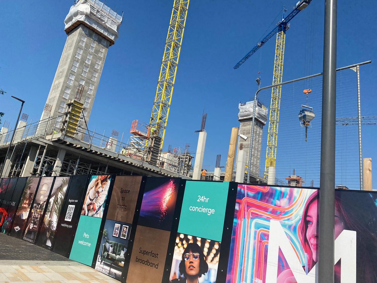 LiveTheModaLife's tweet photo. The sun is shining over our Moda, New York Square development. The main cores are nearing completion at our #Leeds neighbourhood... Part of @soyoleeds, it will boast 515 homes, amazing shared spaces, health and wellbeing zones and a landscaped courtyard. #LiveTheModaLife #BTR https://t.co/uAJJYkuoPw