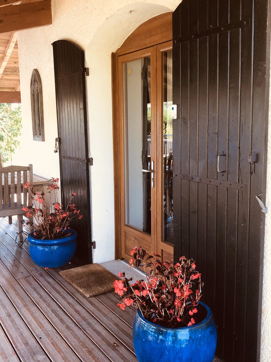 All ready for our first guests at #GrandPailleyBas nothing like cleaning in 34° heat 🔥🙄☀️#France #gite @HolidayFrance #vacation #holidayhome #scottishhospitality #welcome #bienvenue