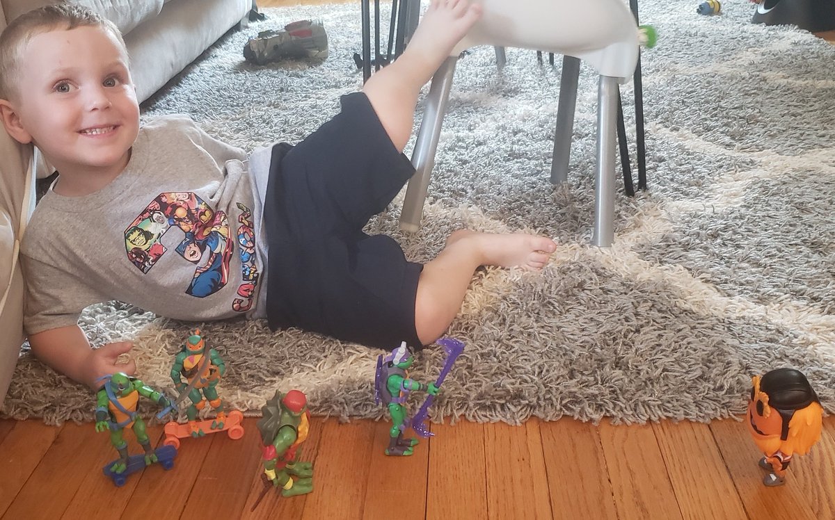 Miller27Time's tweet photo. Ninja Turtles vs. @GrittyNHL along with the birthday boy https://t.co/bNjybFAmxO