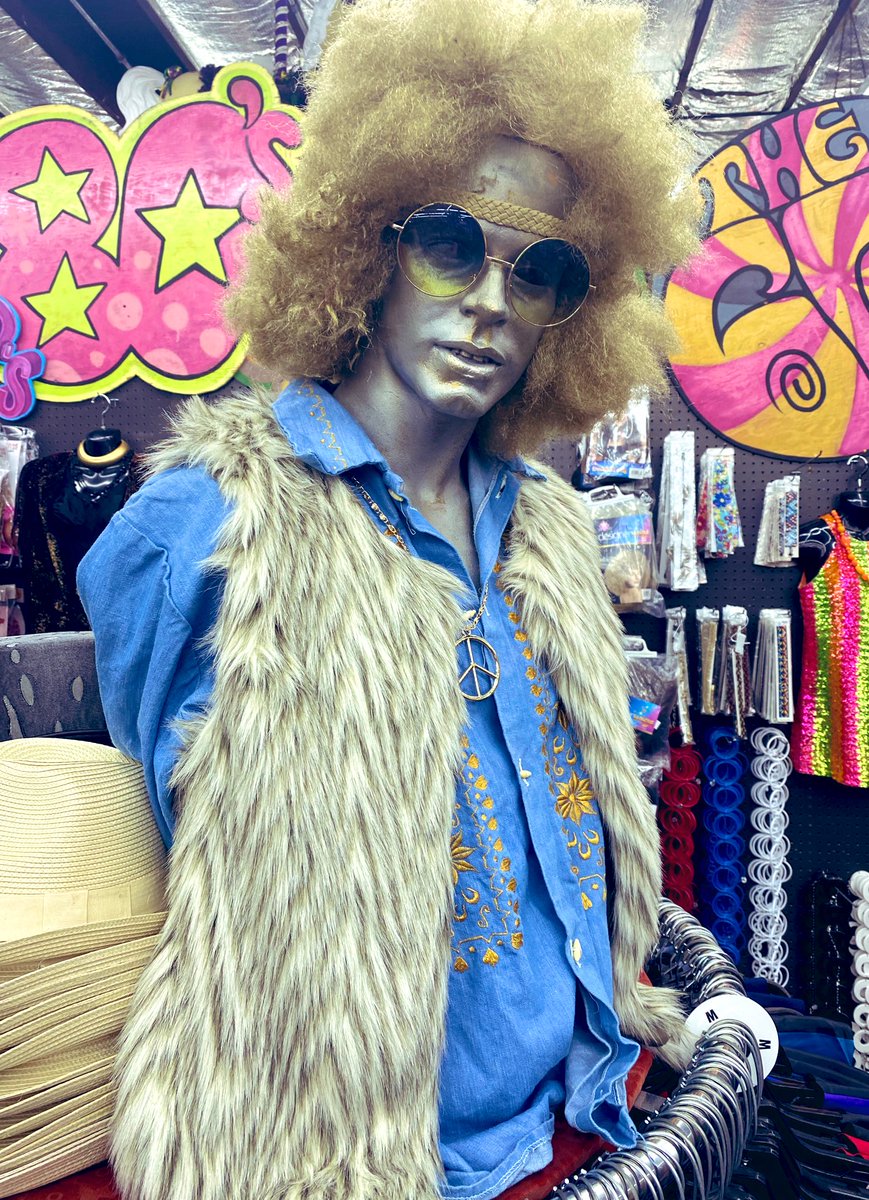 Just because we have to be socially responsible doesn’t mean you can’t throw a themed bbq for your family and roommates! Come in today and we will help you put together some fun summer party outfits #junkeerules #hotsummer #bbqparty #junkeeisfunasfuck