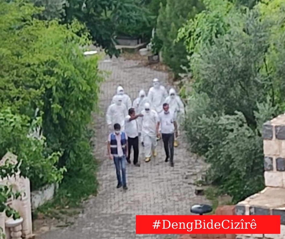 EmekHdk's tweet photo. Gelê Cizîrê gelek e ku li nirxên xwe xwedî derdikeve, li vir nerazîbûn heye ji kiryarê dewletê. Dewlet, çavên xwe li hember Şewba Koronayê girtiye. #DengBideCizîrê https://t.co/1mHvTW3JJb