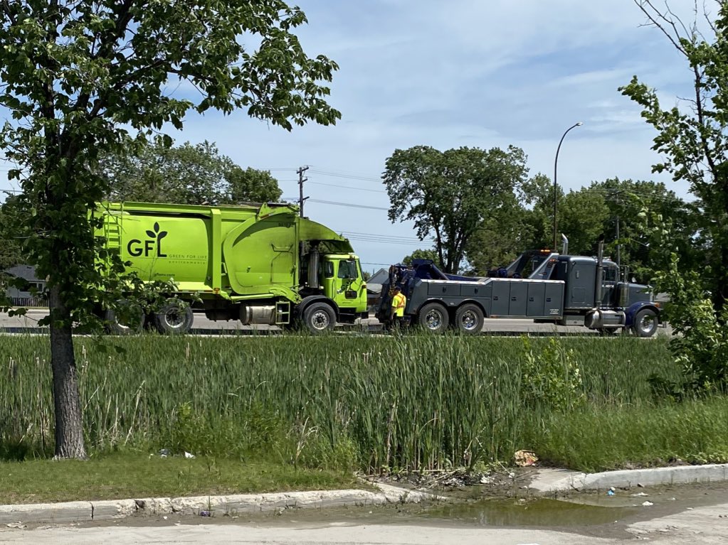 GumpyGus's tweet image. I don’t think it’s @GFLenv week this week lol! @cityofwinnipeg #NotOnFire