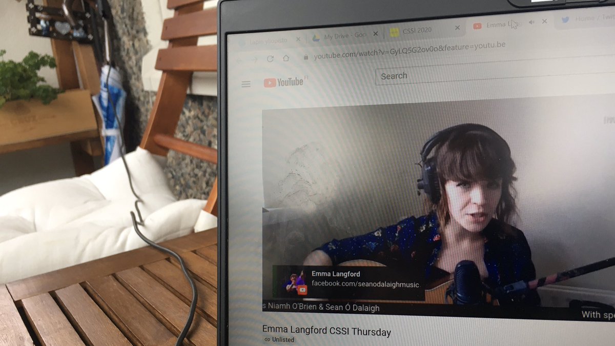 jcgrosell's tweet photo. Concluding the @CSSI2020UL with @ELangfordMusic & special guests Niahm O’Brien & Sean Ó Dalaigh. Irish music ☘️ in my home in 🇫🇮. Thx to #cssi2020 organizers for the great #onlineconference https://t.co/66hoVw4TIh