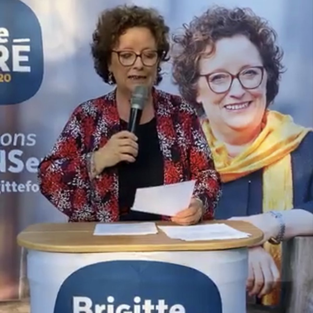 BrigitteFoure's tweet photo. Lien du replay FacebookLive spécial second tour | Brigitte Fouré s’adresse aux Amiénois ⬇️ #BrigitteFouré2020 #AmiensEnsemble 
➡️ https://t.co/CkesVxQk7H https://t.co/IuHnZwhszh