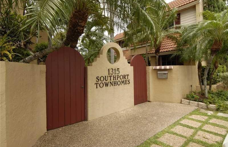 SmartEntrySys's tweet image. Meet Our Clients! @SmartEntrySys
🏘️Southport Townhomes🏘️is a small 8-unit community that became our customer in May of 2019. 
🔗Explore more on smartentrysystems.com
#accesscontrol #communitymanager #visitorcontrol #clients #townhomes #Miami #Florida