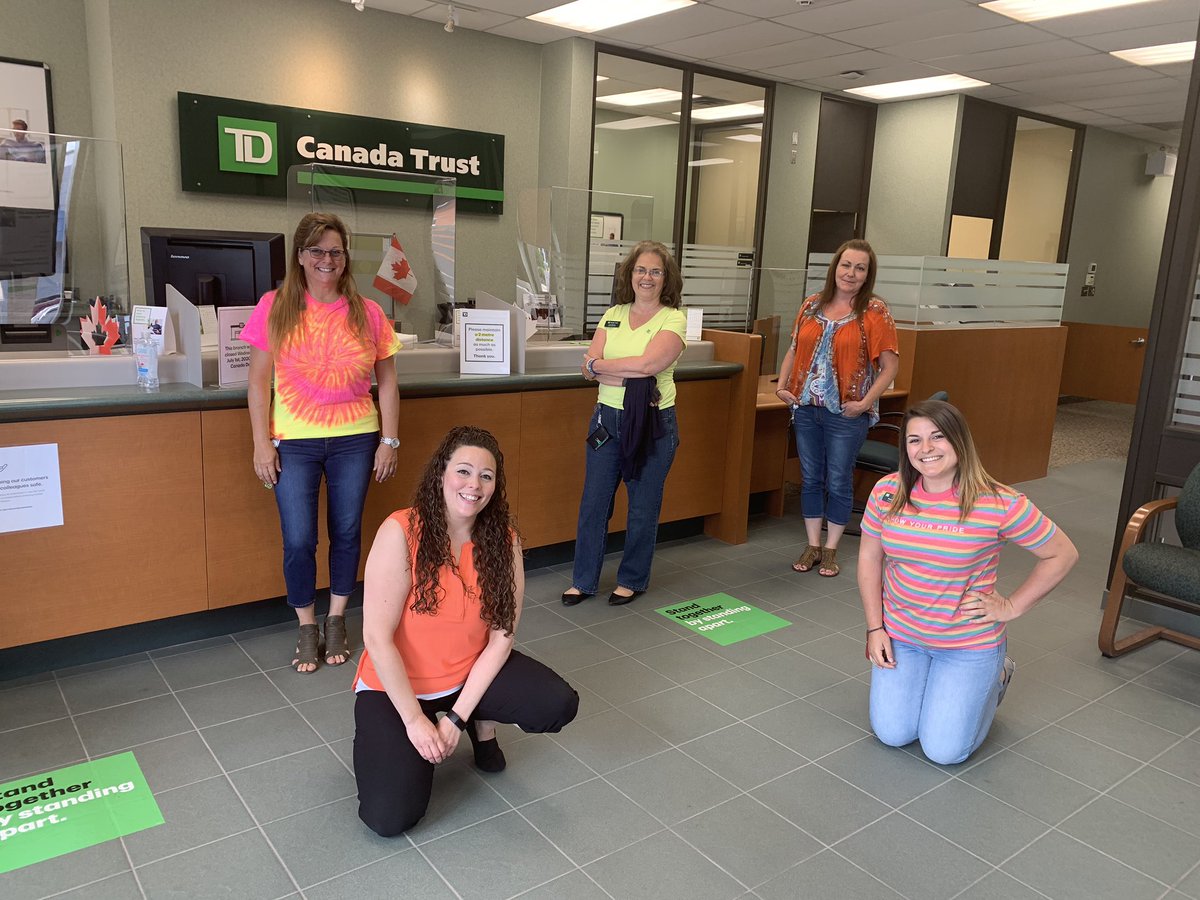 TD Chesterville supporting pride day with bright colours today! 🌈💚 #ForeverProud #TDReadyCommitment #CPBPrideDay <a href="/PietroTD/">pietroborracci_td</a> <a href="/TaraLynnH_TD/">Tara-Lynn Hughes</a>