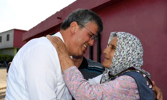 Adana Milletvekilimiz Ayhan BARUT'un vefat eden annesi Sakine BARUT'un cenazesi 26 Haziran Cuma günü (YARIN) saat 11'de Asri Mezarlıktan alınıp Cuma namazına müteakip Karataş Helvacı Köyü mezarlığında toprağa verilecektir. Allah rahmet eylesin, mekanı cennet olsun.