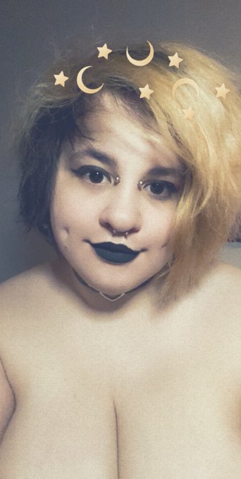 gonna post more often ~ what sort of things would you like to see from now?? 💕 https://t.co/7EcOdEMv<a href="/tag/newprofilepic"class="tags"><span>#newprofilepic</span></a>