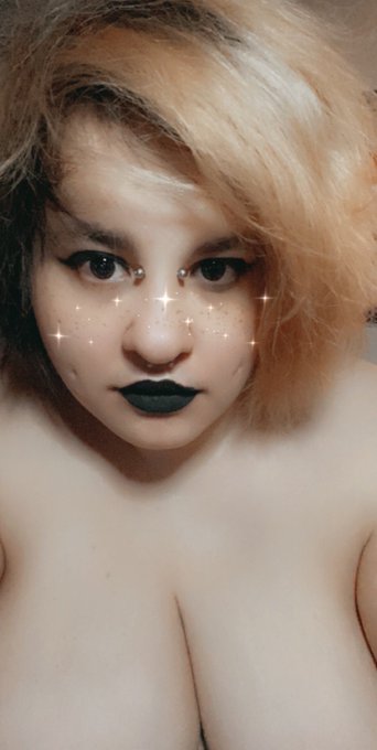 gonna post more often ~ what sort of things would you like to see from now?? 💕 https://t.co/7EcOdEMv<a href="/tag/newprofilepic"class="tags"><span>#newprofilepic</span></a>