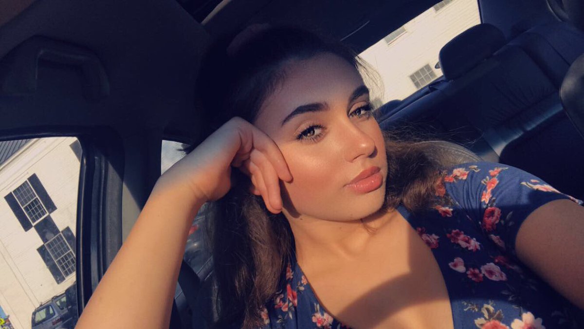 fran18864700's tweet photo. I’m the mood to destroy some wallets #paypig #paypigs #paypigswanted #findom #finsub #findoms #finsubs #losers https://t.co/8XKSfAO1RV