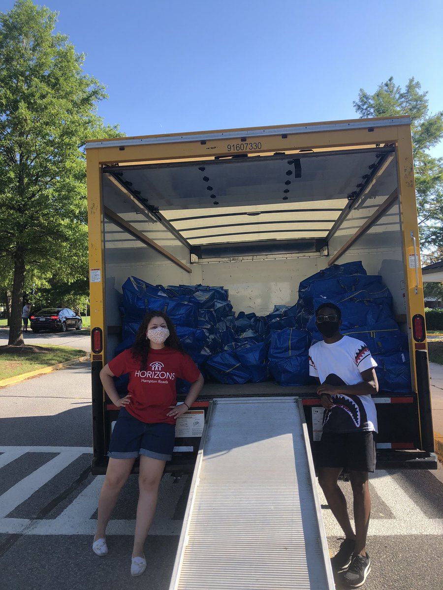 jsarnett's tweet image. Former @horizonshr students are helping prepare to deliver summer learning packets and food to over 280 students to help prevent the summer slide. Horizons students will be engaged in their choice of learning activities and stay socially connected. @vbschools #VBAlwaysLearning