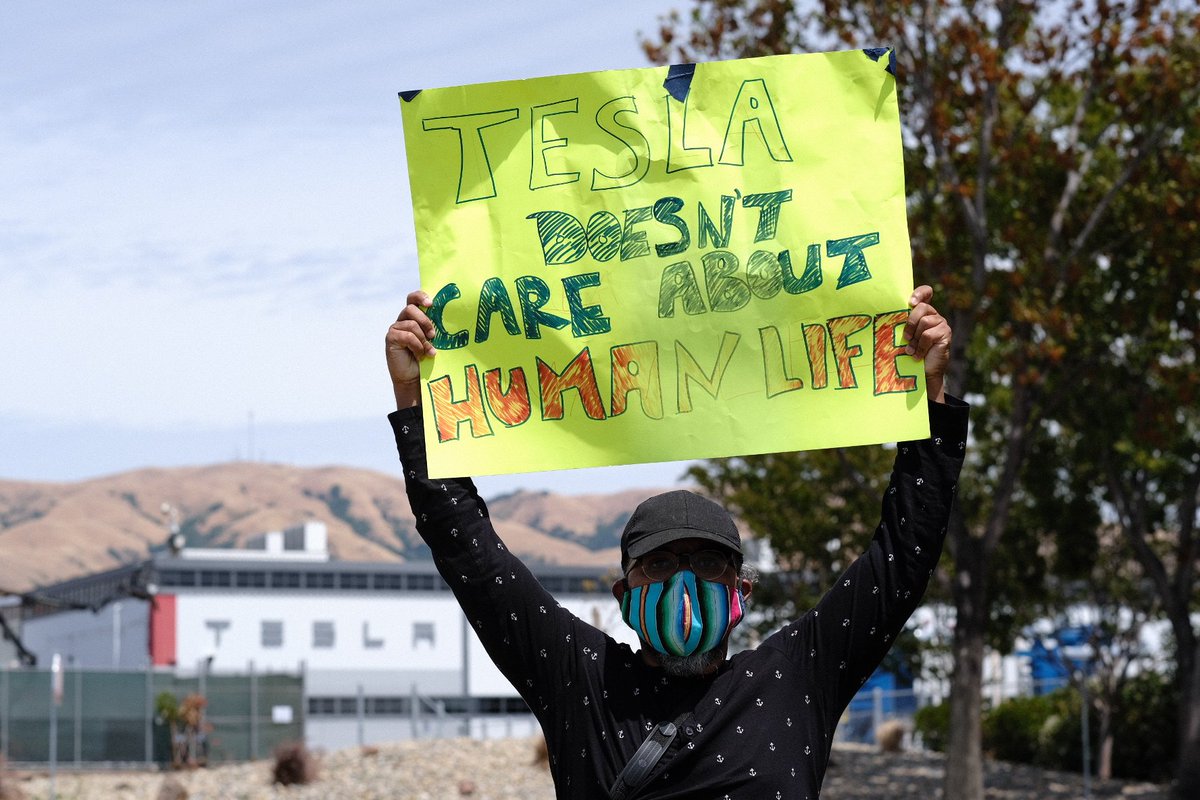 EastBayMajority's tweet photo. 10 days ago, Tesla workers organized a demonstration to protest unsafe working conditions in the Fremont Factory. Today, Tesla fired the organizers.
#TeslaFactory #COVID19 https://t.co/xu3SrFOZpt