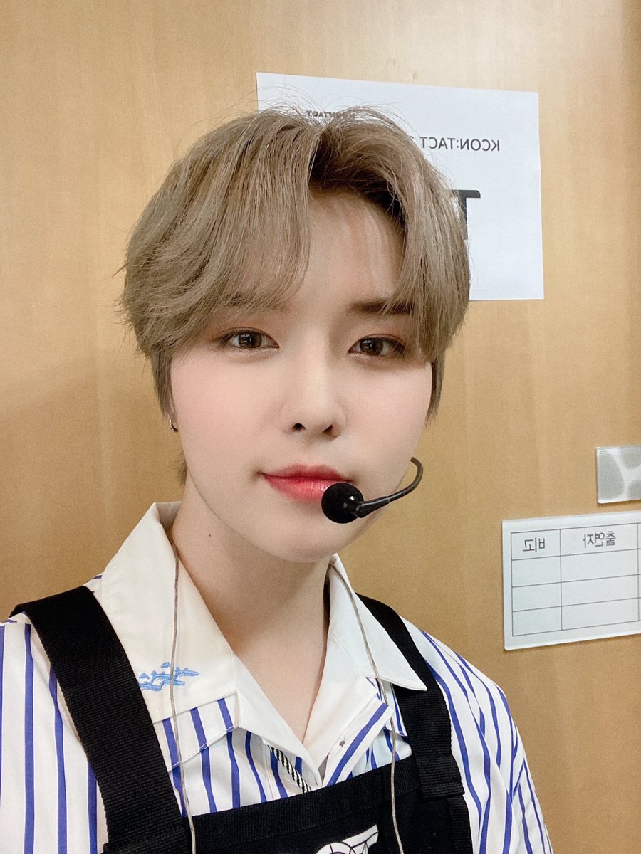 Jaeyun--mazapán.-Él básico.-Cuida bien a todos.-Quiere mucho a todos.-Responsable.-¡Ya calmense'