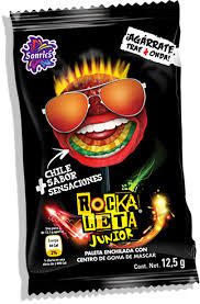 Chihoon--Rockaleta.-No es lo que parece.-Tímido.-Casi no habla.-...-No tiene amigos.-'¡Ya callense, aburren!'.