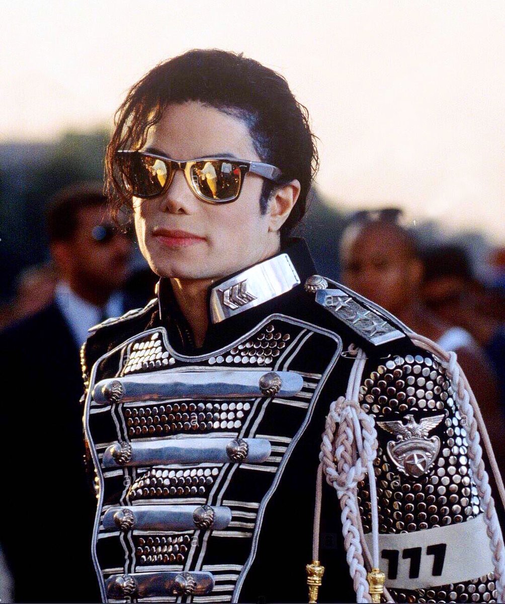 SoyJorge47's tweet photo. El día de hoy se cumplen 11 años de que se marcho Michael Jackson, una maravillosa persona, que hasta el día de hoy sigue en mi corazón y en el de millones alrededor del mundo.
#11YearsWithOutMichaelJackson
#ThisIsIt #RememberMichaelJackson
#MichaelJacksonForever
#Moonwalker https://t.co/65UlLRSszg