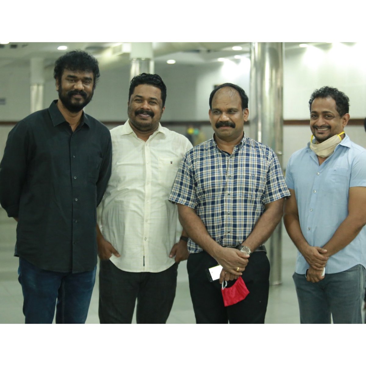 swarajnb (@swarajnb) on Twitter photo Being socially responsible. A click during the lockdown activities with the respectable IG P.Vijayan along with Dinesh Prabhakar and Govindan Kutty. โฆ<a href="/PVijayanIPS/">P Vijayan IPS</a>โฉ โฆ<a href="/dineshprabha65/">Dinesh prabhakar</a>โฉ #kochi Being socially responsible. A click during the lockdown activities with the respectable IG P.Vijayan along with Dinesh Prabhakar and Govindan Kutty. โฆ<a href="/PVijayanIPS/">P Vijayan IPS</a>โฉ โฆ<a href="/dineshprabha65/">Dinesh prabhakar</a>โฉ #kochi