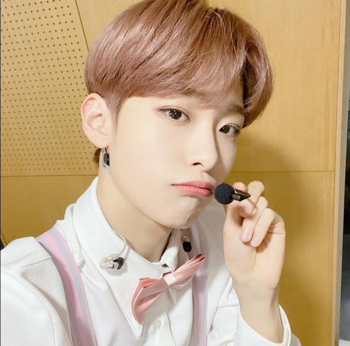 Jerome--Picafresa.-Se mira medio freson.-Es dulce.-Le gusta alguien que no le hace caso.-Le gusta socializar.-No critica y es compa de todos.-¡Ya quiéreme xfa'