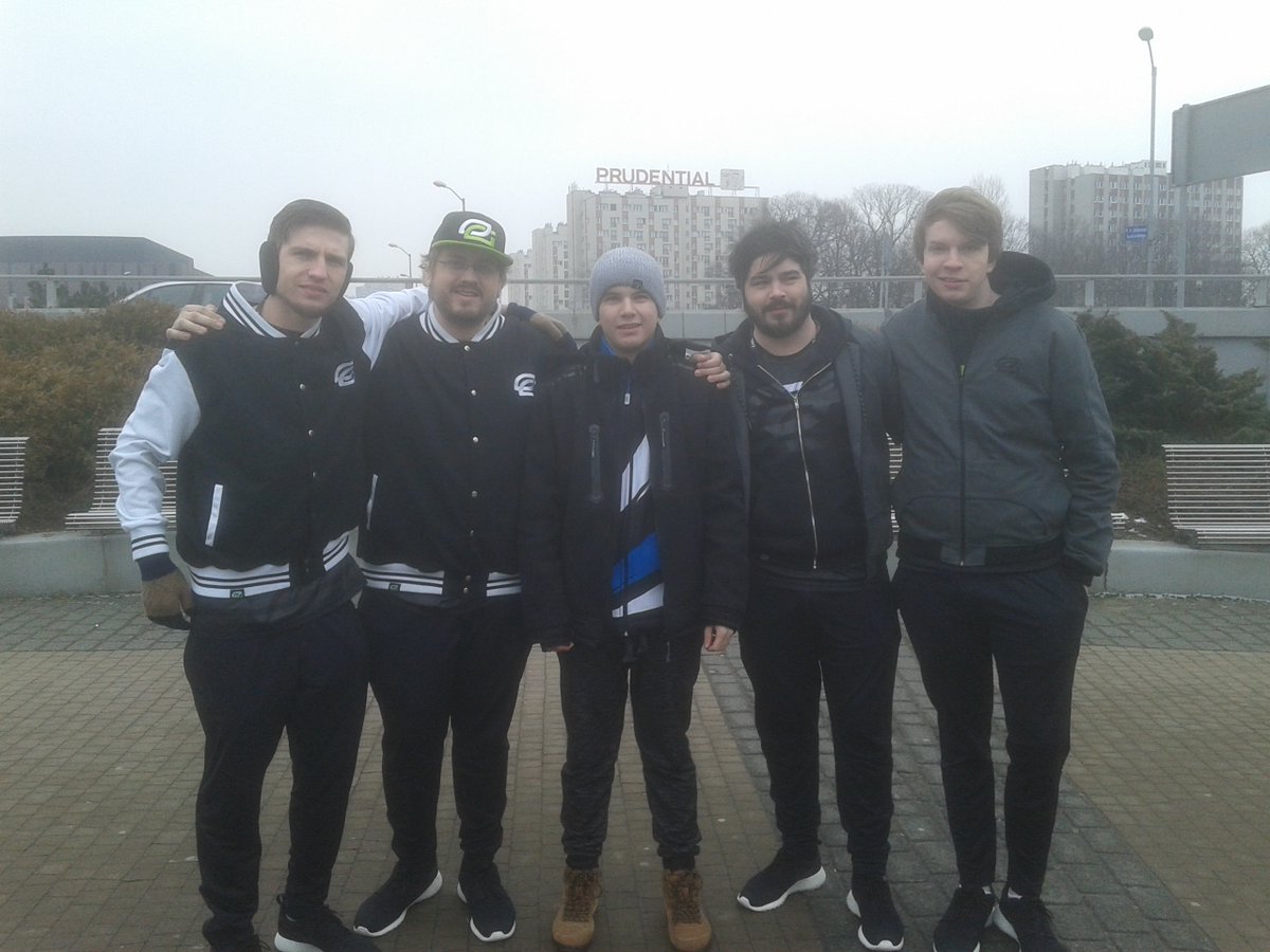 Today's retirement of @ValliateKA made me go back in memory to this moment, from over two years ago.

The time doesn't give a damn about anyone, all we can do is move forward and do what we love to do.

GL guys, I'll always be coming back fondly to this pic.