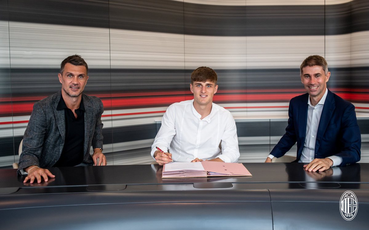 Mercato Milan Ac Le Jeune Colombo Prolonge Jusqu En 2024 Officiel