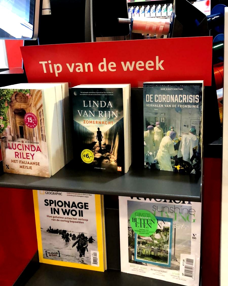Vandaag weer corona nieuws over zorgmedewerkers. Lees de verhalen in mijn 4e boek: De Coronacrisis. Vandaag kreeg ik deze foto uit een Bruna. Het mag ook de tip van het jaar zijn  coronaverhalen.eu

Volg mij op instagram: gor.insta
Like mijn pagina facebook.com/doktergor