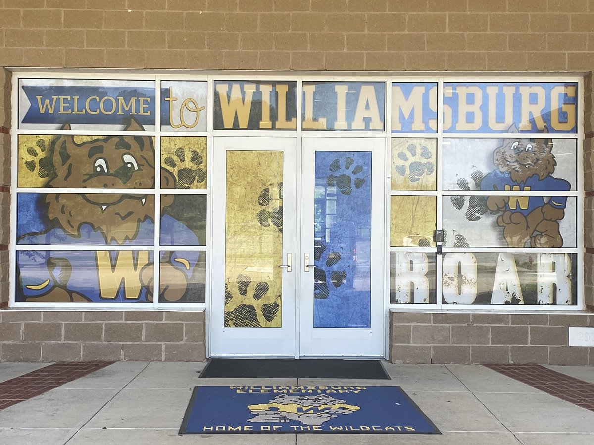 ColemanCasse's tweet photo. LET US HEAR YOU ROAR, WILDCATS!!  What a way to make an entrance!!  Thank you to @Lifetouch and @waterboy_tx for making this project come to fruition! @WilliamsburgES @RCS_NC @parkss12 https://t.co/sX126rRsRX