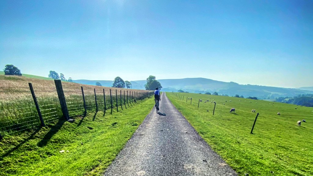 V_Binnie_Ryle's tweet photo. 🌞 20 miles on the bike early this morning with my Dad. This was the view on the way home to Ilkley.
They call it Gods Own Country for a reason. #AbsolutelyGlorious #YorkshireDales #BestPartOfTheDay 🌞 https://t.co/4VRxeDVCB4