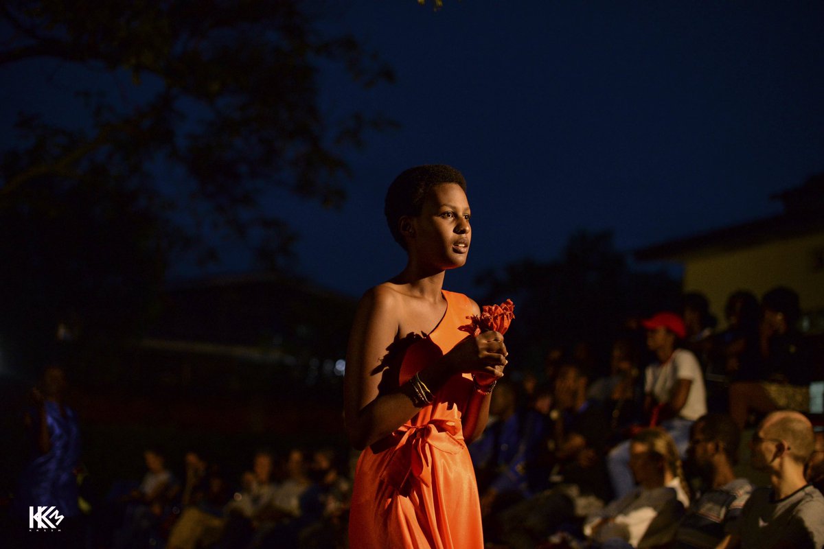 BujaSansTabou's tweet photo. « Le théâtre c’est la poésie qui sort du livre pour descendre dans la rue. »

#bujasanstabou #bst2020 #Burundi #Bujumbura #festival #histoire #art https://t.co/TyZGHneXZc