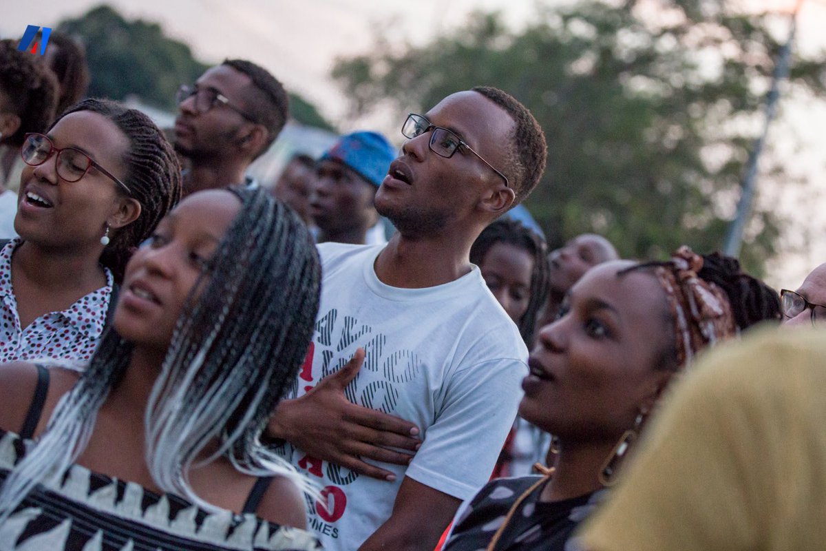 BujaSansTabou's tweet photo. « Le théâtre c’est la poésie qui sort du livre pour descendre dans la rue. »

#bujasanstabou #bst2020 #Burundi #Bujumbura #festival #histoire #art https://t.co/TyZGHneXZc