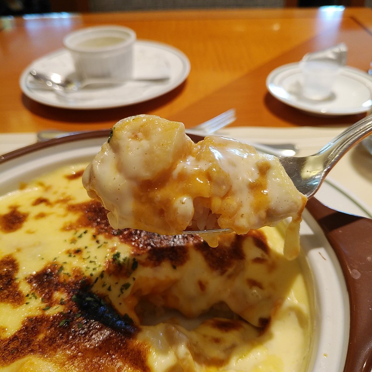 ex_megane's tweet image. 【#TheCafe ＠#元町・中華街】

ホテル #ニューグランド 本館1Fにあるカフェレストラン。

ホテル ニューグランドといえば、
#スパゲッティナポリタン
#シーフードドリア
#プリンアラモード
の発祥として有名ですよね。

…舐めてました。
いや～マジでどれも美味しかったです。

#元町・中華街グルメ