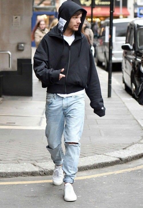 Louis Tomlinson paparazzi photos that look like a photoshoot — a thread.